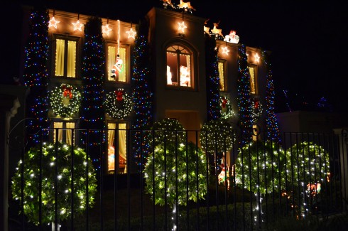 MY favourite house at ivanhoe christmas lights