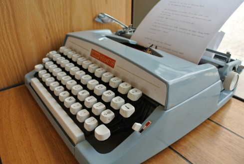 oldskool typewriter at reading room cafe