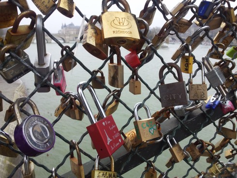 Pont de l'Archeveche love lock paris